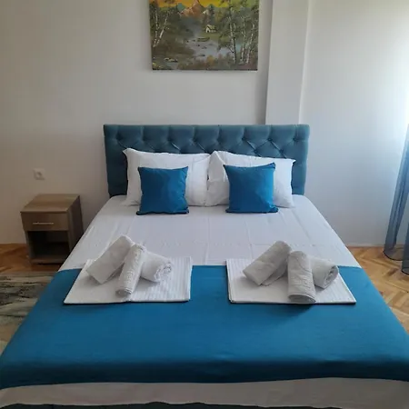 Apartment Three Nis